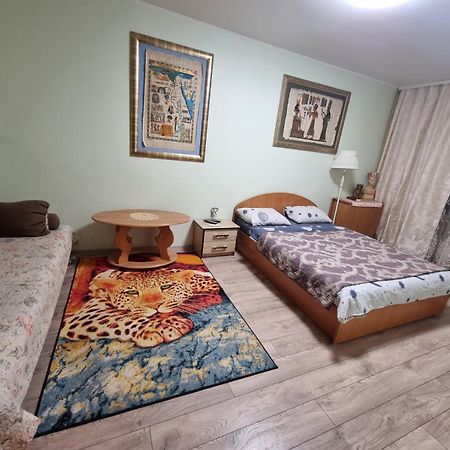 House Hotel Apartments 2 罗夫诺 外观 照片